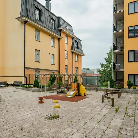 Upea Yksioe Joen Laeheisyydessae Διαμέρισμα