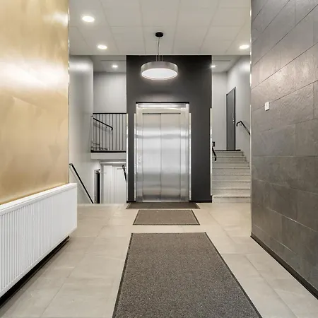 Upea Yksioe Joen Laeheisyydessae Τούρκου