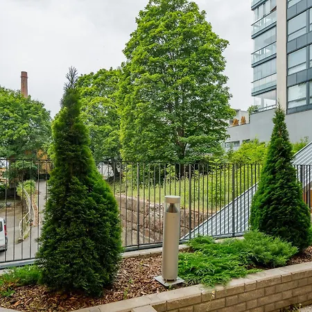 Upea Yksioe Joen Laeheisyydessae Τούρκου