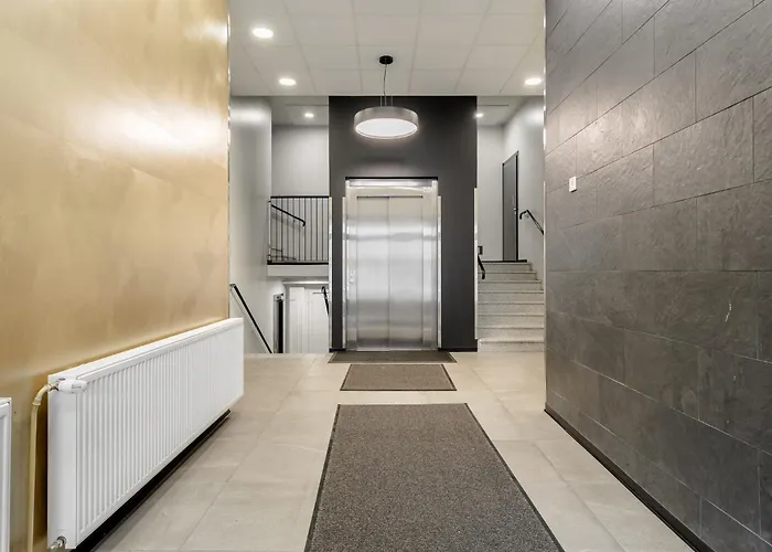 Upea Yksioe Joen Laeheisyydessae Τούρκου