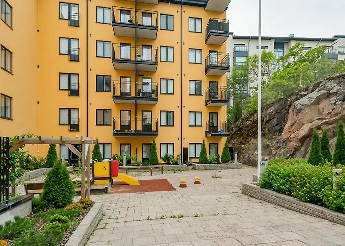 Upea Yksioe Joen Laeheisyydessae * Τούρκου