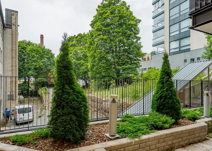 Upea Yksioe Joen Laeheisyydessae Τούρκου